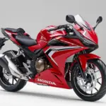 Honda CBR400R E-Clutch: la deportiva japonesa de 46 CV que automatiza el embrague y solo se vende en Japón