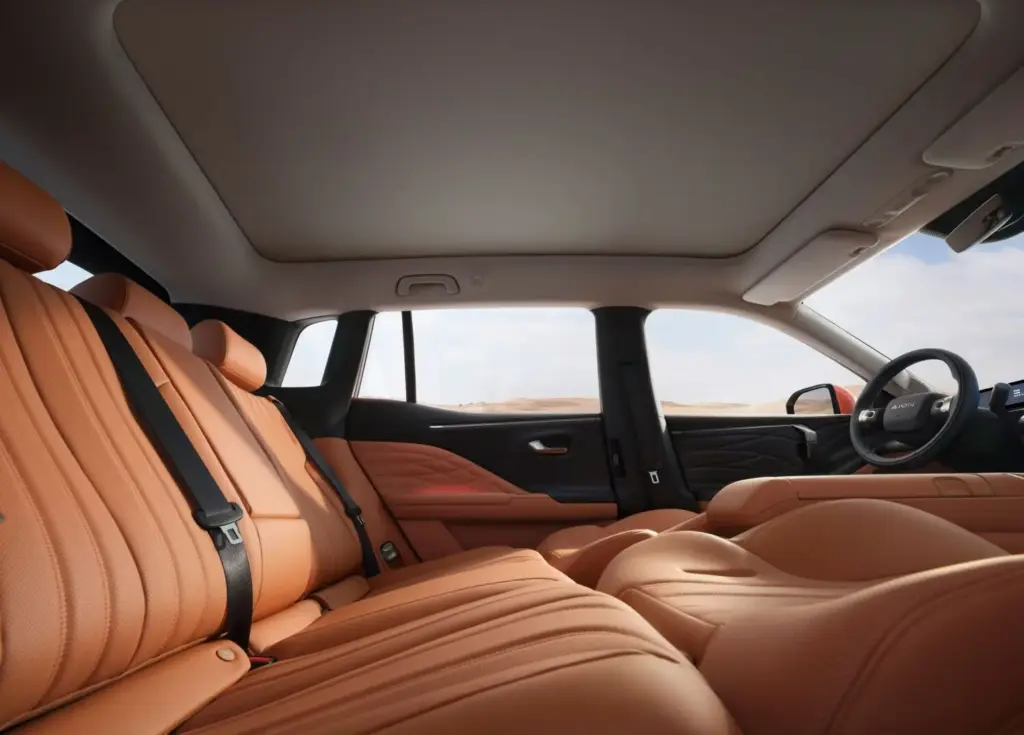 INTERIOR6 Motor16