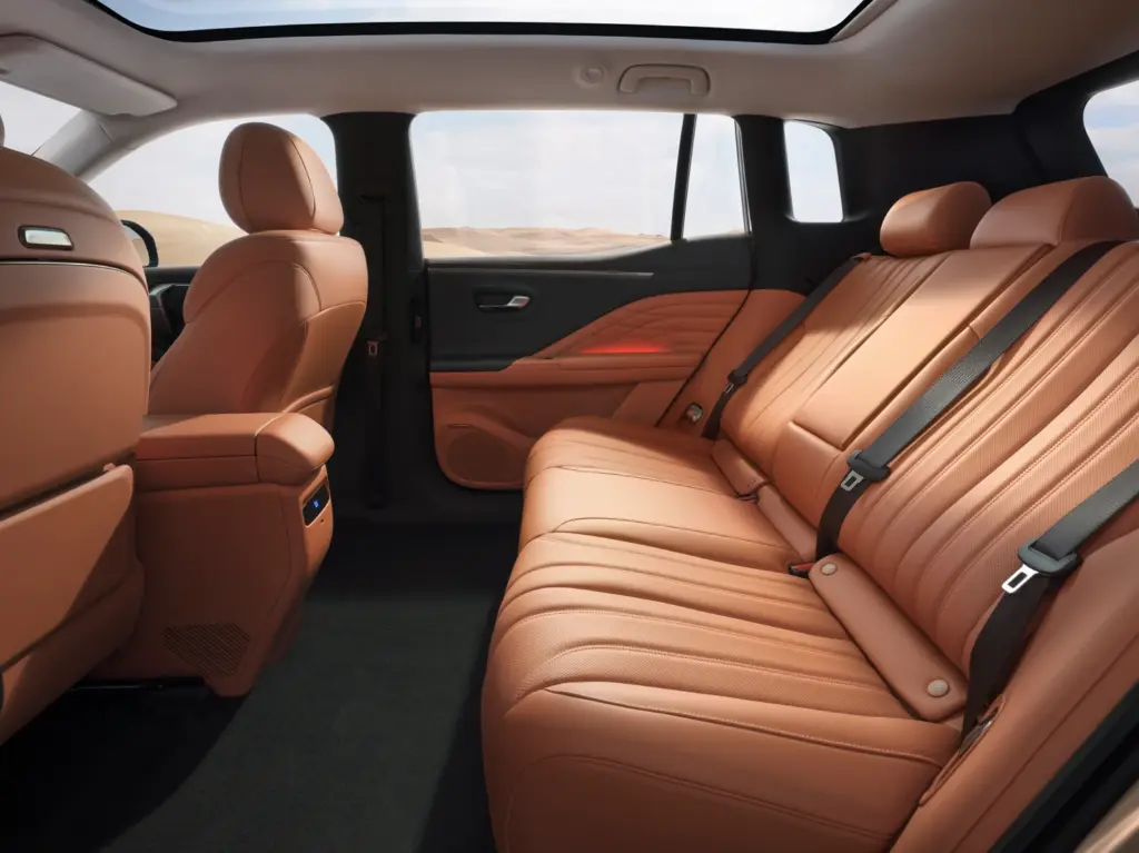 INTERIOR AIONV 1 Motor16