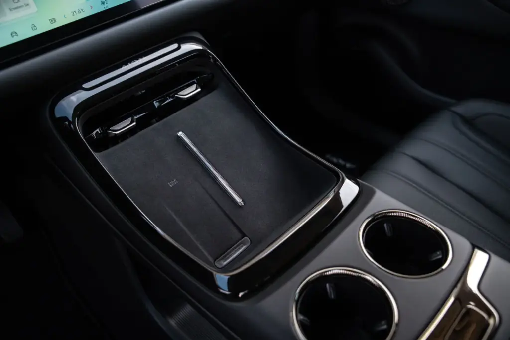INTERIOR AIONV 7 Motor16