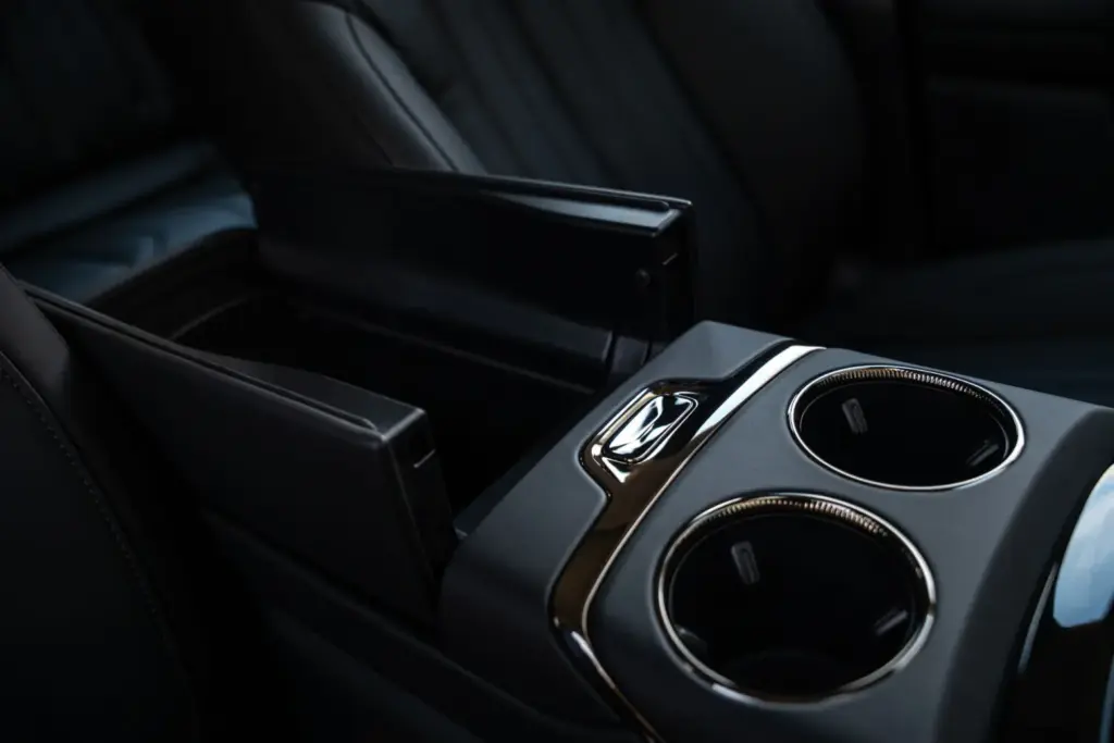 INTERIOR AIONV 9 Motor16
