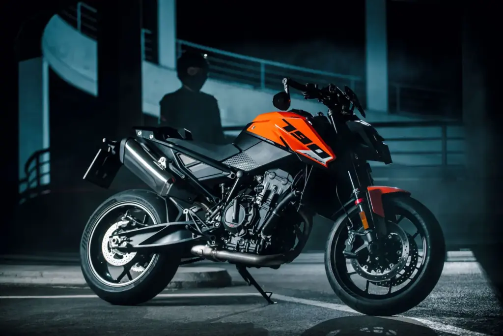 KTM 790 Duke 2027 cierra su precio en España: 8.799 € por una naked más ligera y ágil 1 Motor16 KTM 790 DUKE 11 Motor16