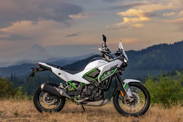 Kawasaki KLE 500 SE: la trail accesible que engancha en off-road