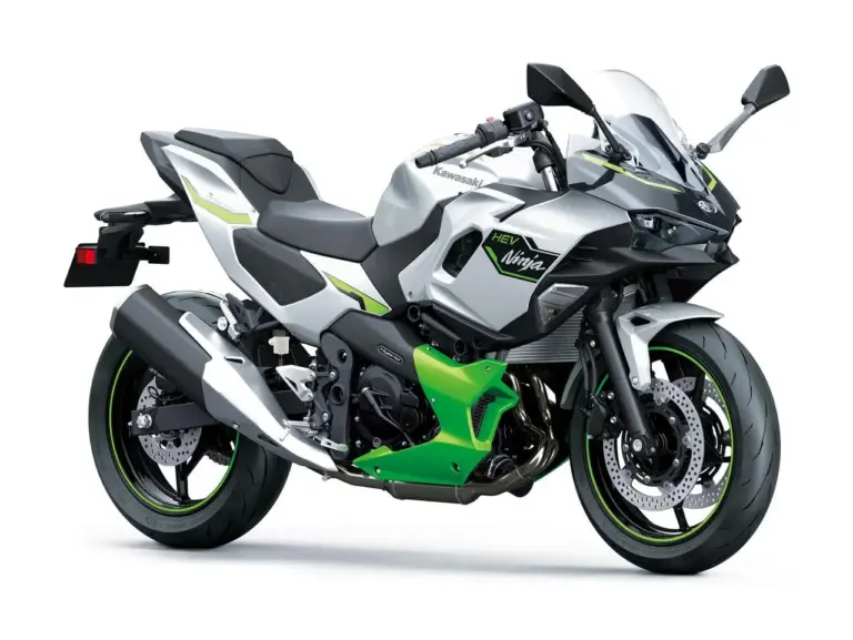 Kawasaki Ninja 7 Hybrid y Z7 Hybrid: el precio baja a 6.650 euros con seguro gratis