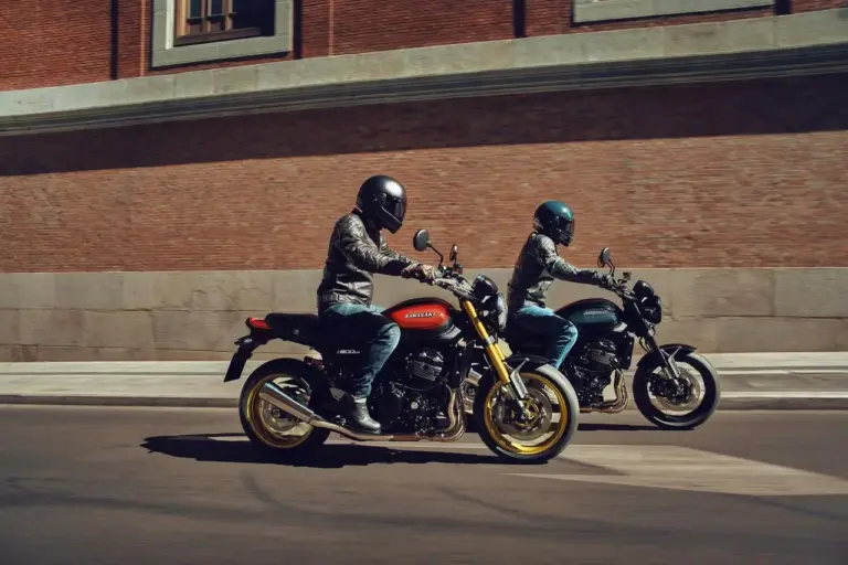 La Kawasaki Z900RS 2027 estrena IMU de seis ejes, quickshift y control de crucero