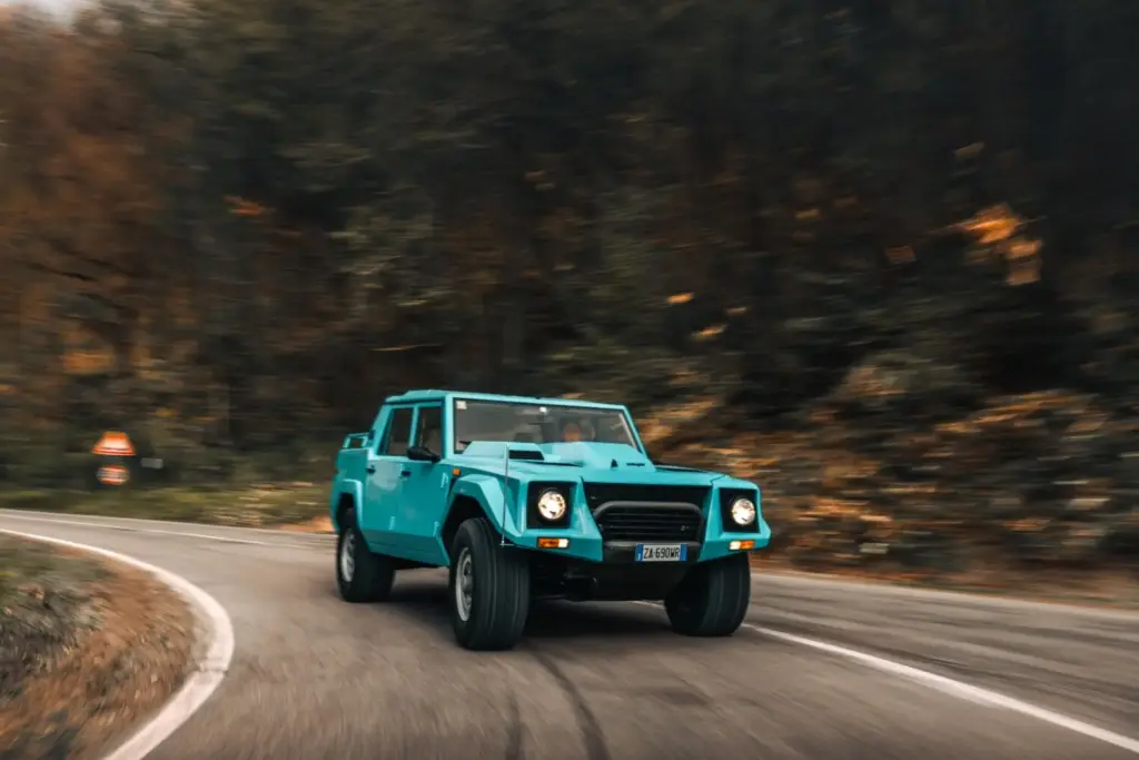 LAMBORGHINI LM002 40 ANOS 2 Motor16