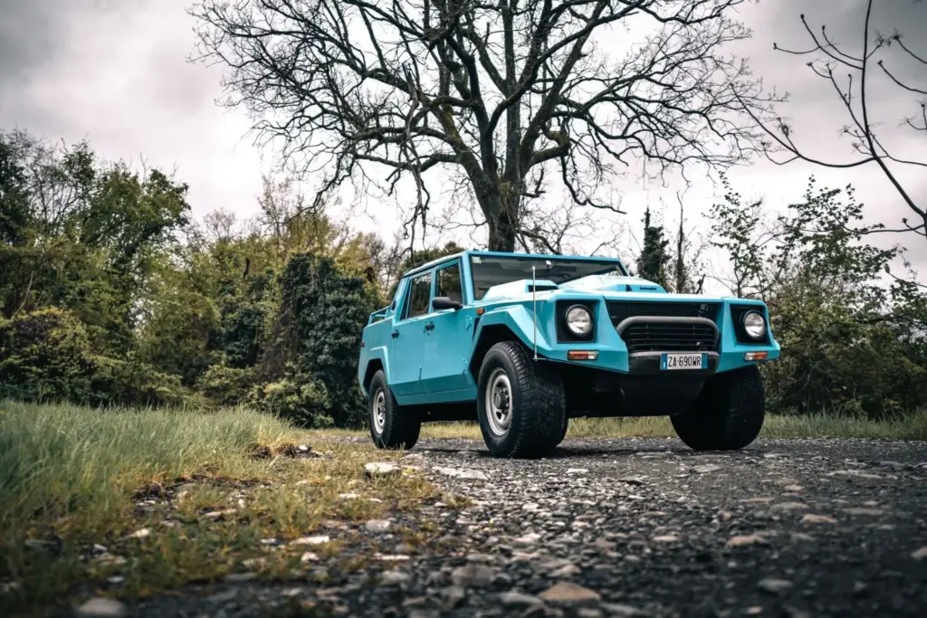 LAMBORGHINI LM002 40 ANOS 7 Motor16