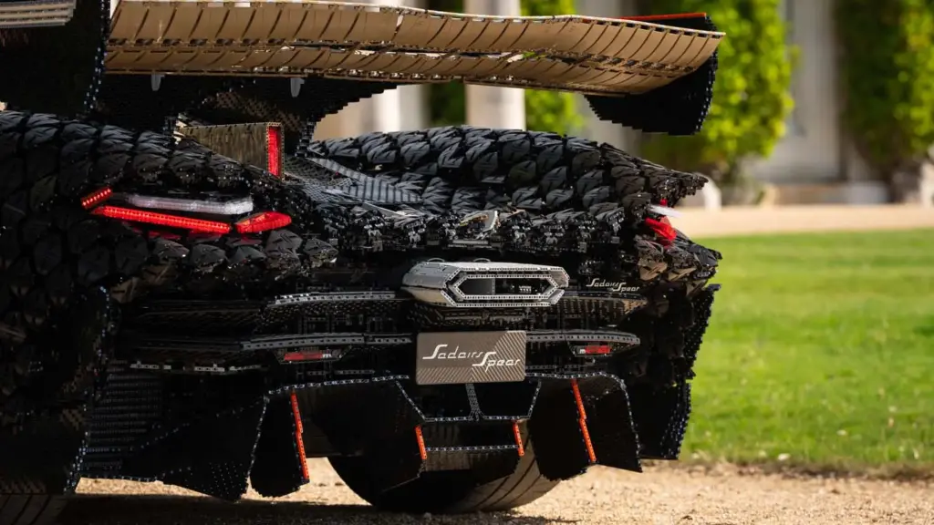 LEGO Technic Koenigsegg Goodwood House 1 Motor16