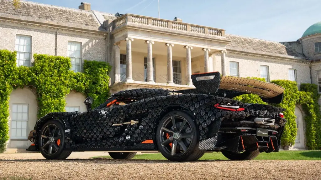 LEGO Technic Koenigsegg Goodwood House 3 Motor16