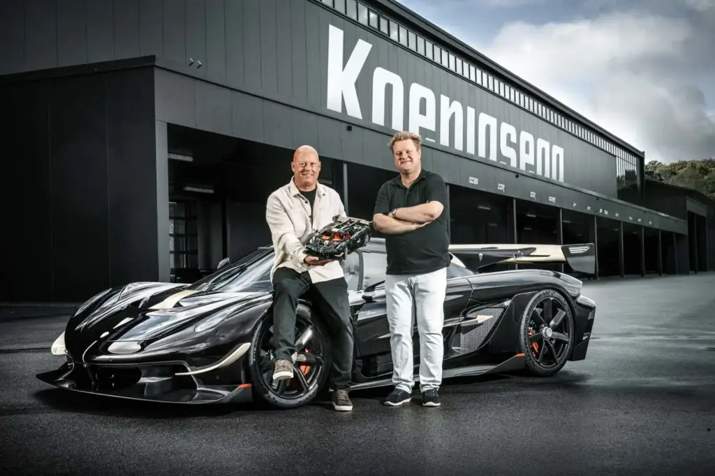 LEGO® Technic™ Koenigsegg Sadairs Spear4 Motor16