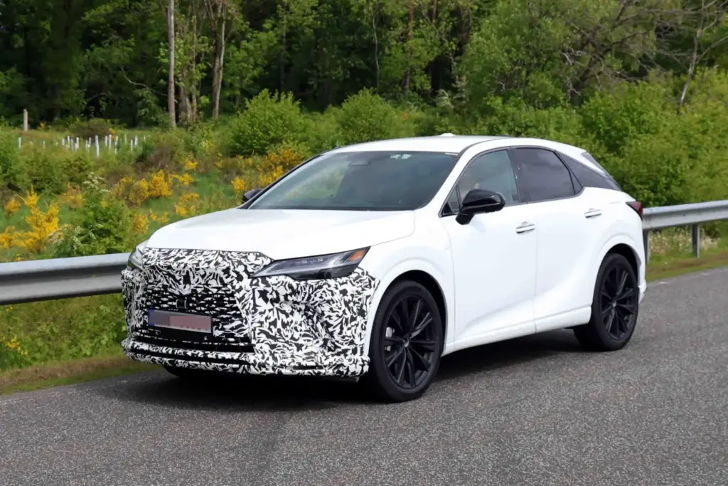 El Lexus RX 2027 se 'desnuda' casi al completo 9 Motor16 Lexus RX FL 6 Motor16
