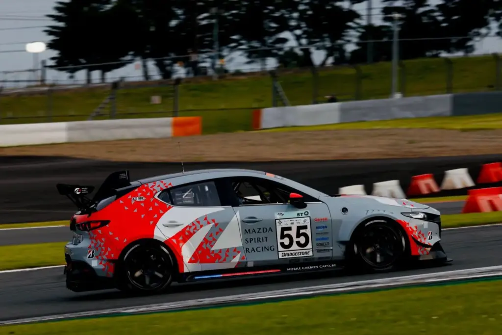 El Mazda que captura su propio CO2 mientras compite en el circuito 4 Motor16 MAZDA IMPULSA EL DESARROLLO DE UN SISTEMA DE CAPTURA DE CO₂ EN VEHICULOS 2 Motor16