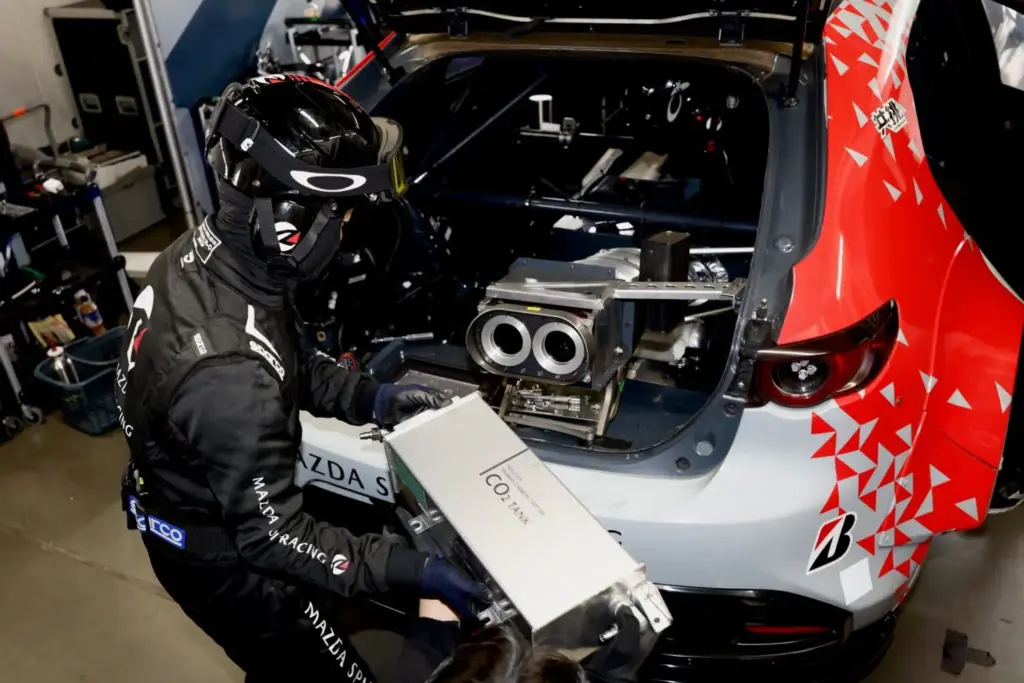 El Mazda que captura su propio CO2 mientras compite en el circuito 1 Motor16 Mazda