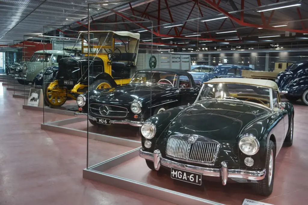 Finlandia sobre cuatro ruedas: dos museos del automóvil, una capital de diseño y un hotel con historia 6 Motor16 MOBILIA MUSEUM AUTO 1 Motor16