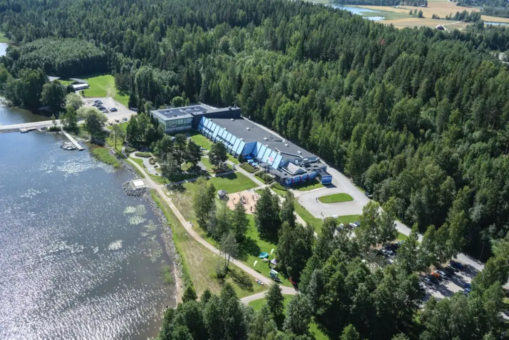Finlandia sobre cuatro ruedas: dos museos del automóvil, una capital de diseño y un hotel con historia 15 Motor16 MOBILIA MUSEUM AUTO 3 Motor16