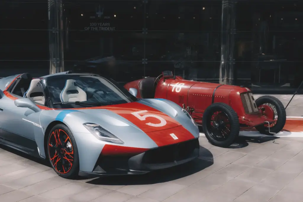Maserati entrega el MCPURA Cielo Tributo 1926, una pieza única para celebrar 100 años de la marca 1 Motor16 El Maserati MCPURA Cielo Tributo 1926 y el Tipo 26 C de 1931