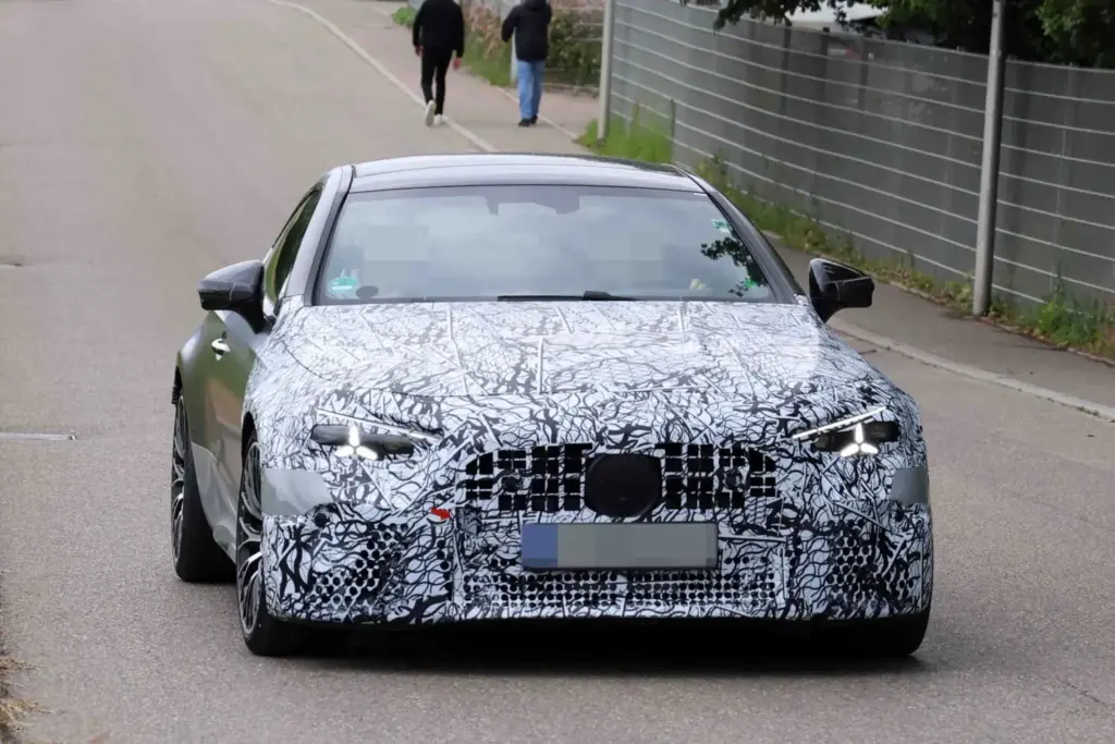 El nuevo CLE tendrá una gama AMG a la altura 4 Motor16 Mercedes AMG CLE 63 espia 1 Motor16