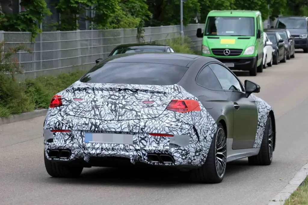 El nuevo CLE tendrá una gama AMG a la altura 17 Motor16 Mercedes AMG CLE 63 espia 15 Motor16