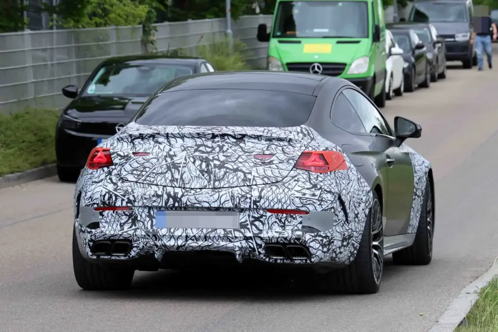El nuevo CLE tendrá una gama AMG a la altura 18 Motor16 Mercedes AMG CLE 63 espia 16 Motor16