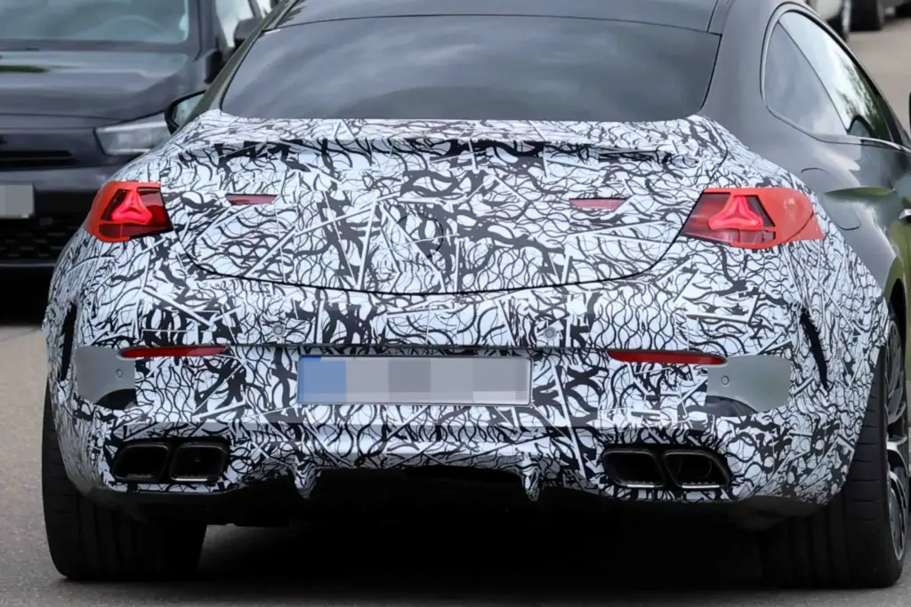 El nuevo CLE tendrá una gama AMG a la altura 20 Motor16 Mercedes AMG CLE 63 espia 18 Motor16