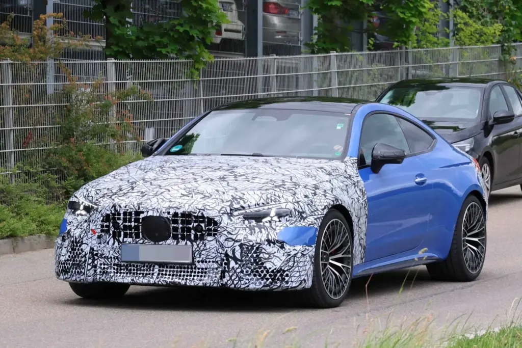 El nuevo CLE tendrá una gama AMG a la altura 22 Motor16 Mercedes AMG CLE 63 espia 20 Motor16