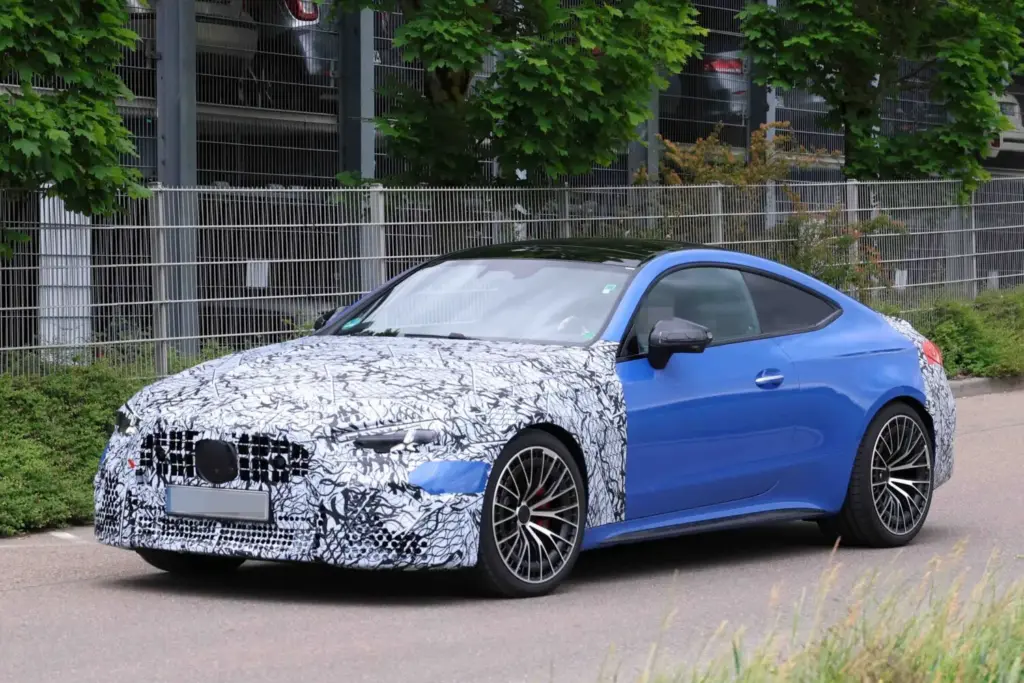 El nuevo CLE tendrá una gama AMG a la altura 24 Motor16 Mercedes AMG CLE 63 espia 22 Motor16
