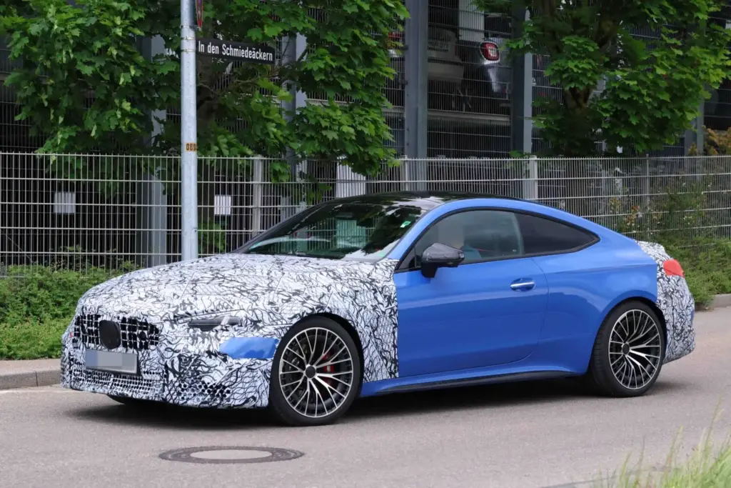 El nuevo CLE tendrá una gama AMG a la altura 25 Motor16 Mercedes AMG CLE 63 espia 23 Motor16