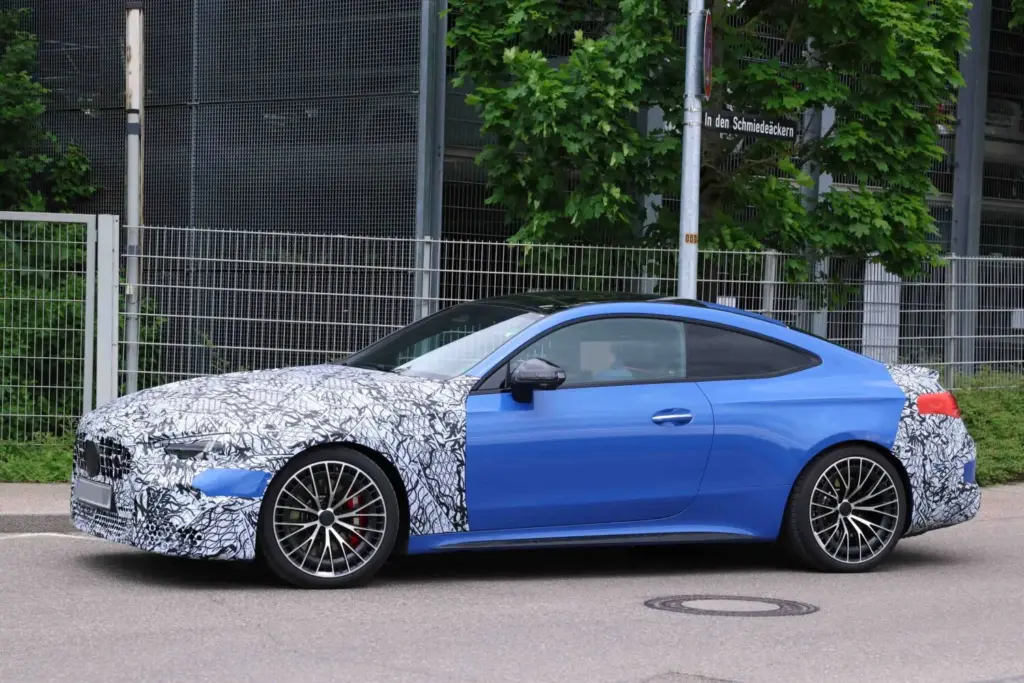 El nuevo CLE tendrá una gama AMG a la altura 26 Motor16 Mercedes AMG CLE 63 espia 24 Motor16