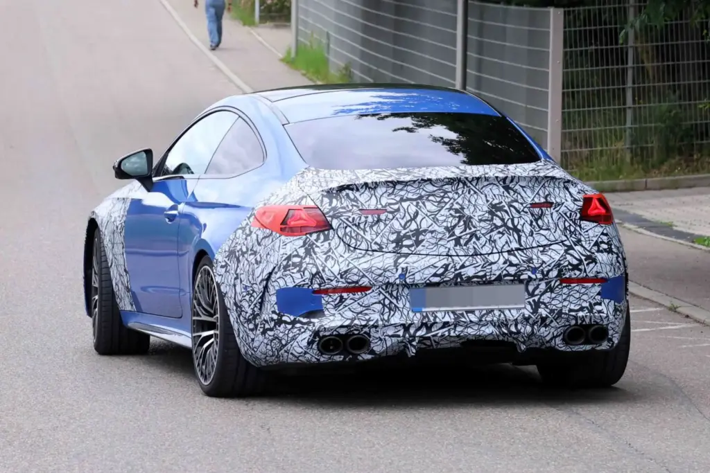 El nuevo CLE tendrá una gama AMG a la altura 31 Motor16 Mercedes AMG CLE 63 espia 30 Motor16
