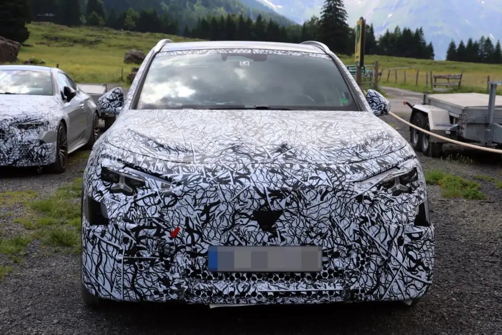 Mercedes AMG GLA 45 electrico Alpes espia 15 Motor16