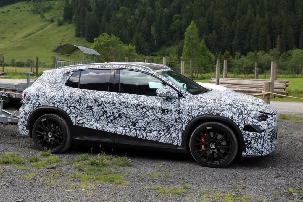 Mercedes AMG GLA 45 electrico Alpes espia 17 Motor16