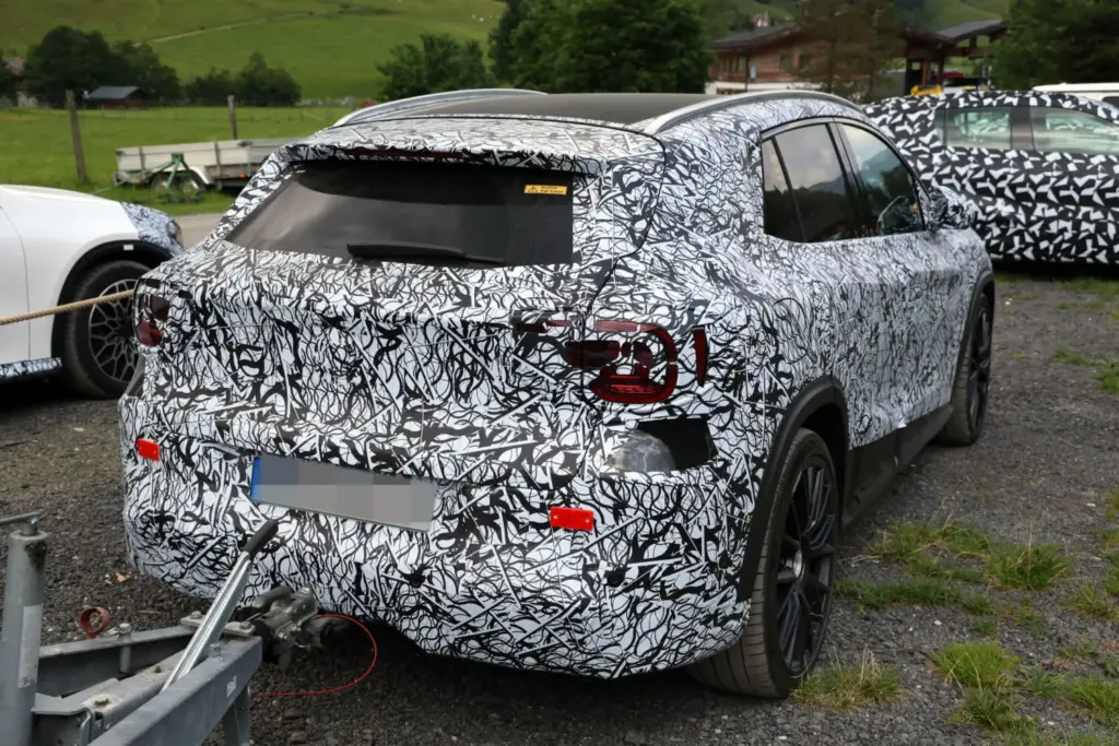 Mercedes AMG GLA 45 electrico Alpes espia 20 Motor16