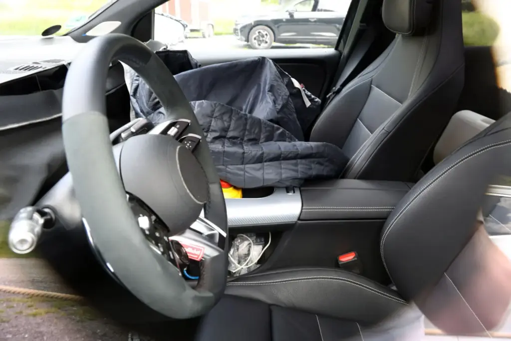 Mercedes AMG GLA 45 electrico Alpes espia 24 Motor16