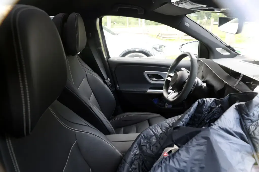 Mercedes AMG GLA 45 electrico Alpes espia 25 Motor16