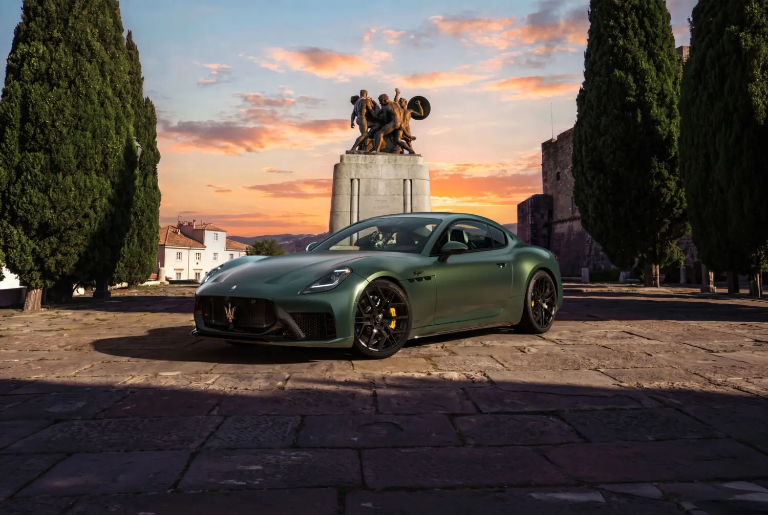 Maserati GranTurismo y Grecale estrenan rediseño y motor de 590 CV