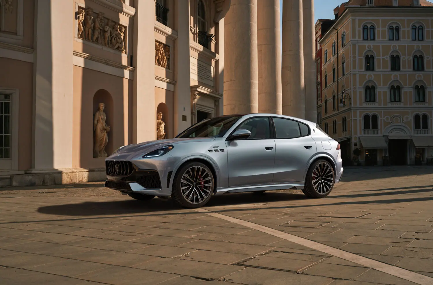 Maserati GranTurismo y Grecale estrenan rediseño y motor de 590 CV