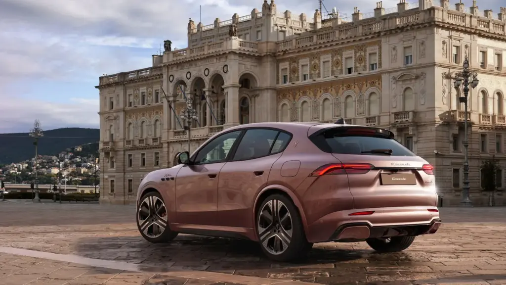 Maserati GranTurismo y Grecale estrenan rediseño y motor de 590 CV 11 Motor16 NEW MASERATI GRECALE FOLGORE 10 Motor16