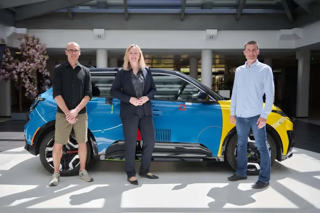 Reinterpretando el Nissan Micra: el urbano de la marca se transforma en un colorido lienzo 4 Motor16 NISSAN MICRA CONCURSO DISENO MARC ANDRE FAUTEUX1 Motor16