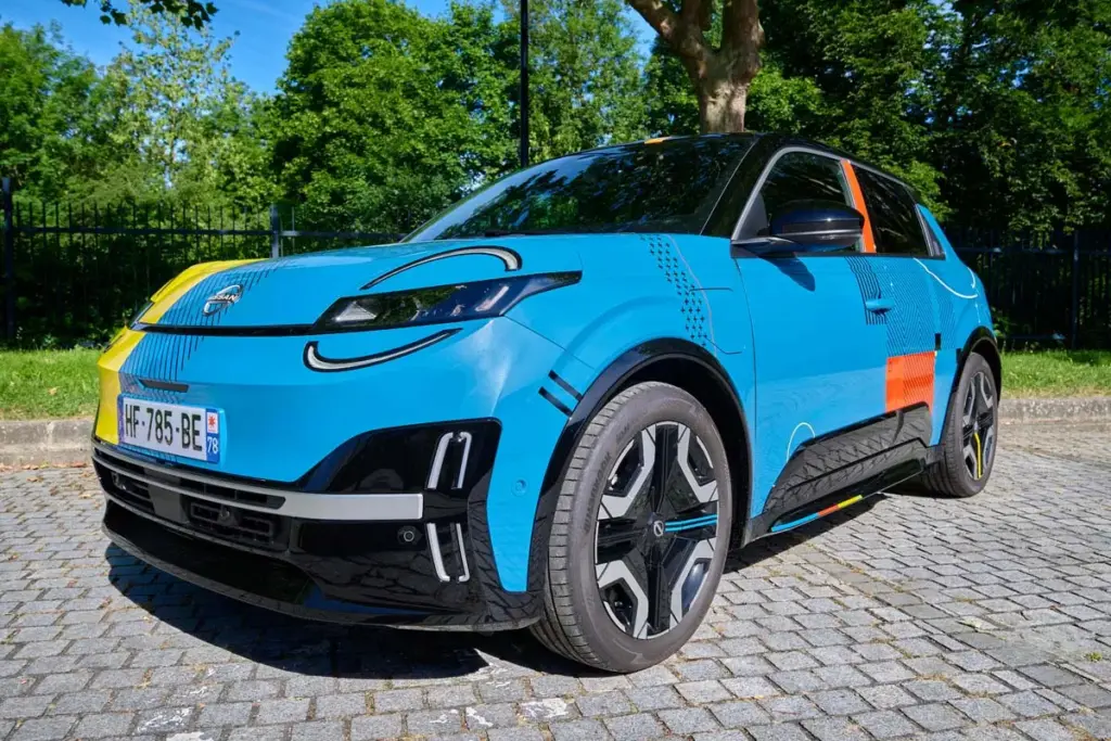 Reinterpretando el Nissan Micra: el urbano de la marca se transforma en un colorido lienzo 11 Motor16 NISSAN MICRA CONCURSO DISENO MARC ANDRE FAUTEUX12 Motor16