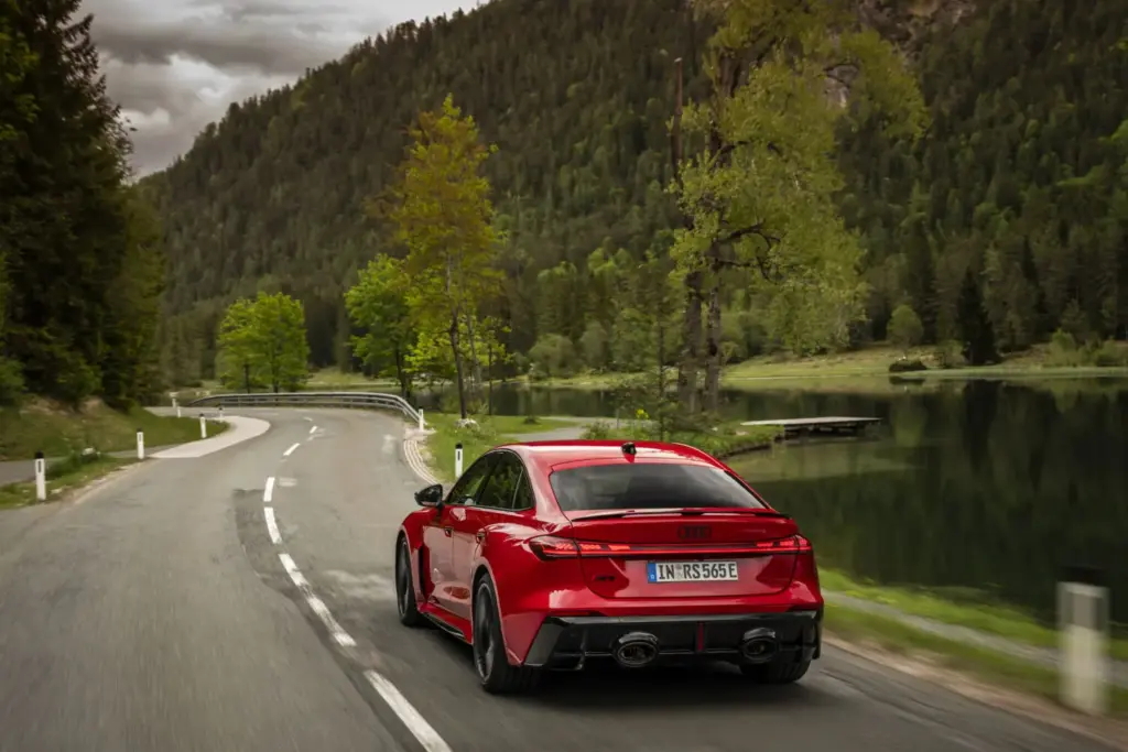 Audi RS 5: un superdeportivo, dos países 16 Motor16 Nuevo Audi RS5 12 Motor16
