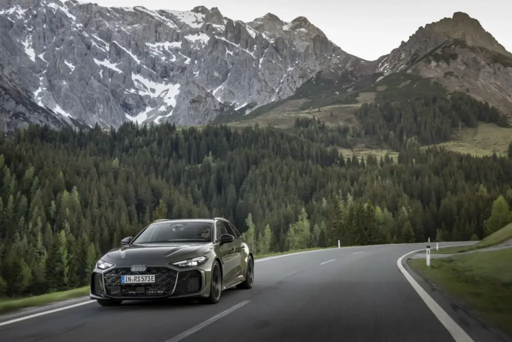 Audi RS 5: un superdeportivo, dos países 6 Motor16 Nuevo Audi RS5 2 Motor16