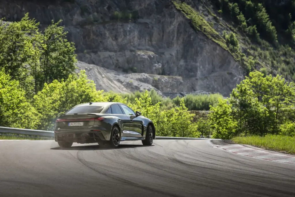 Audi RS 5: un superdeportivo, dos países 11 Motor16 Nuevo Audi RS5 7 Motor16