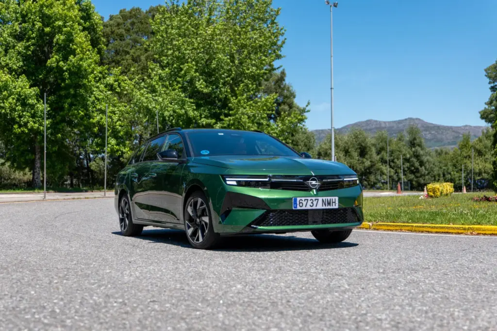 Pongamos a prueba el Opel Astra 2026: 49 Motor16 polivalente y muy convincente Opel Astra 2026 Vigo 18 Motor16