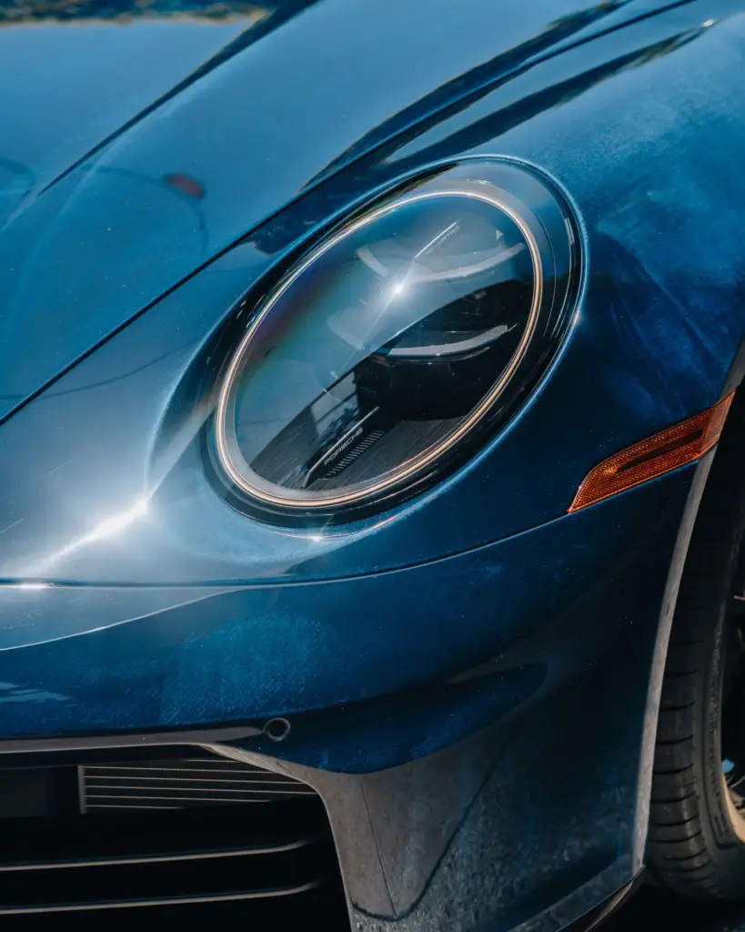 Porsche crea tres 911 únicos inspirados en Woody, Buzz Lightyear y Jessie para el estreno de 'Toy Story 5' 36 Motor16 PORSCHE 911 Carrera T Woody16 Motor16
