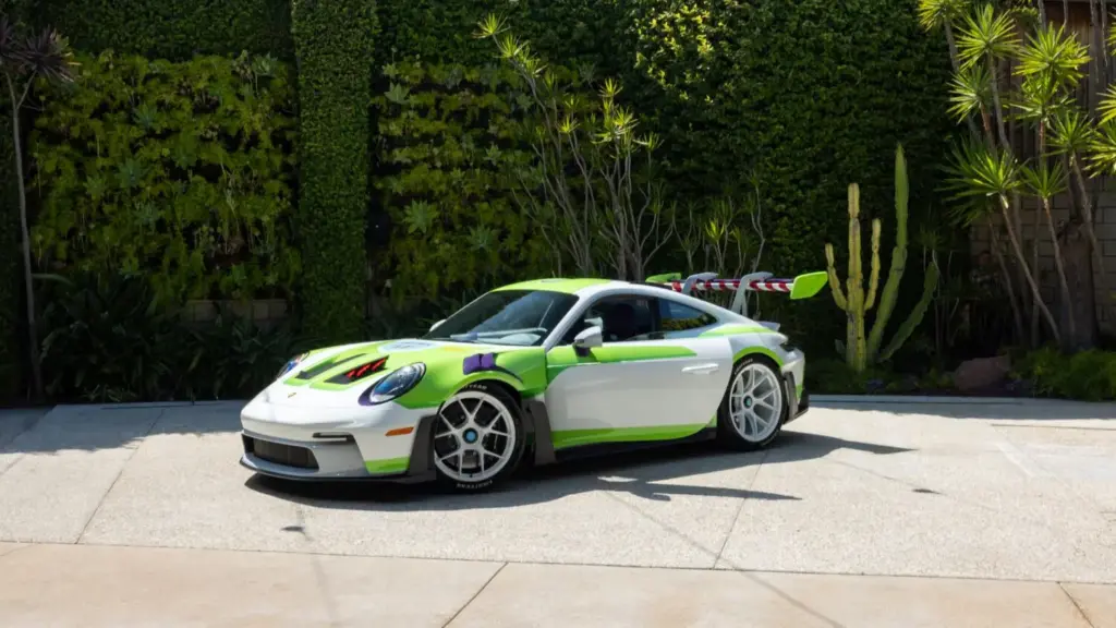 Porsche crea tres 911 únicos inspirados en Woody, Buzz Lightyear y Jessie para el estreno de 'Toy Story 5' 2 Motor16 PORSCHE 911 GT3 RS de Buzz Lightyear13 Motor16
