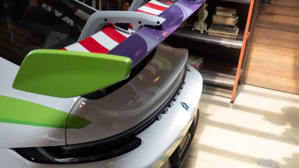 Porsche crea tres 911 únicos inspirados en Woody, Buzz Lightyear y Jessie para el estreno de 'Toy Story 5' 5 Motor16 PORSCHE 911 GT3 RS de Buzz Lightyear16 Motor16