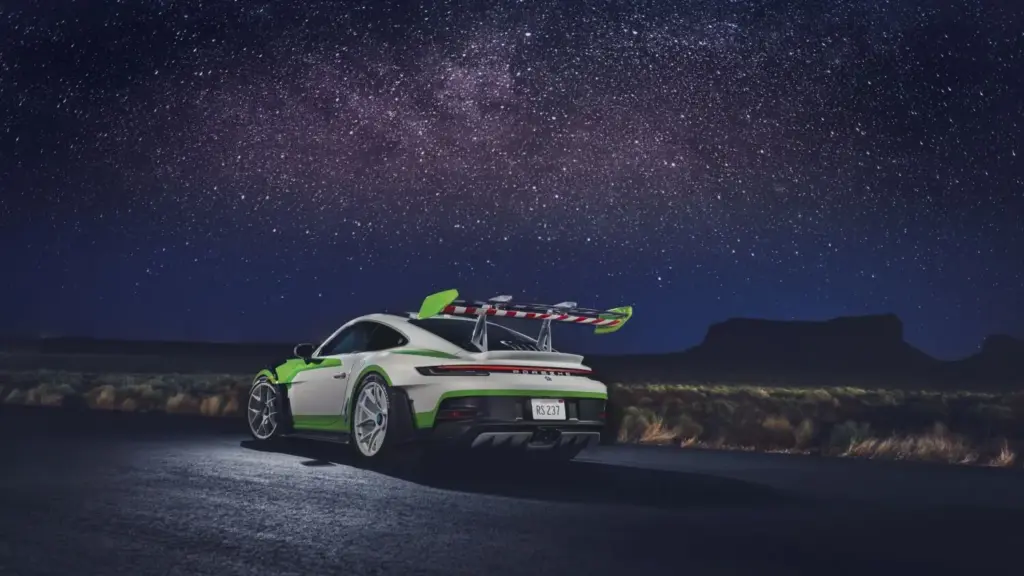 Porsche crea tres 911 únicos inspirados en Woody, Buzz Lightyear y Jessie para el estreno de 'Toy Story 5' 9 Motor16 PORSCHE 911 GT3 RS de Buzz Lightyear21 Motor16