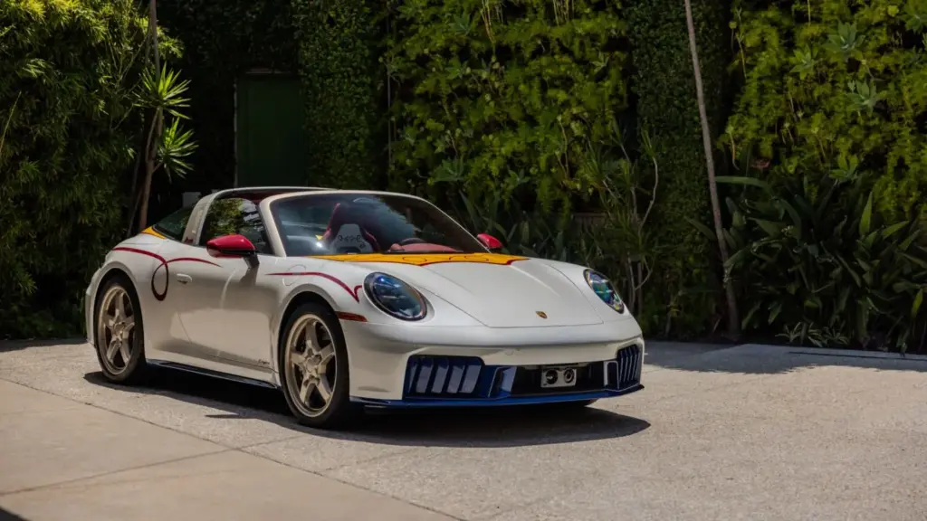Porsche crea tres 911 únicos inspirados en Woody, Buzz Lightyear y Jessie para el estreno de 'Toy Story 5' 20 Motor16 PORSCHE 911 Targa 4 GTS Jessie21 Motor16