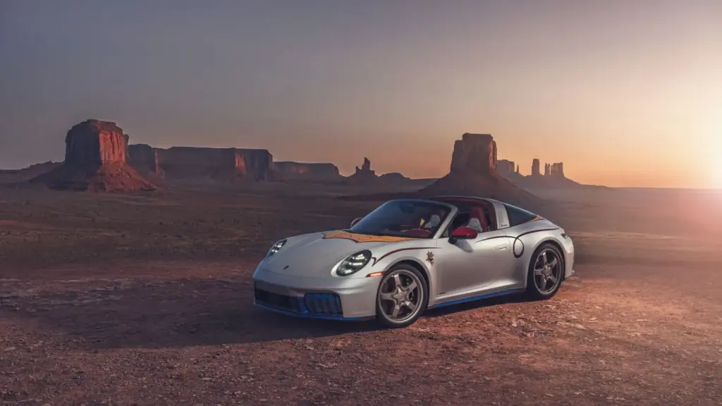 Porsche crea tres 911 únicos inspirados en Woody, Buzz Lightyear y Jessie para el estreno de 'Toy Story 5' 16 Motor16 PORSCHE 911 Targa 4 GTS Jessie26 Motor16