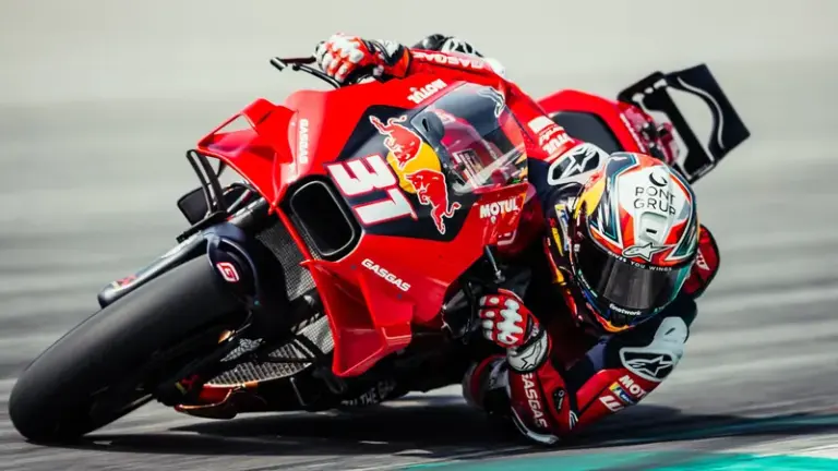 Pedro Acosta arrasa en Hungría y se confirma como favorito en MotoGP